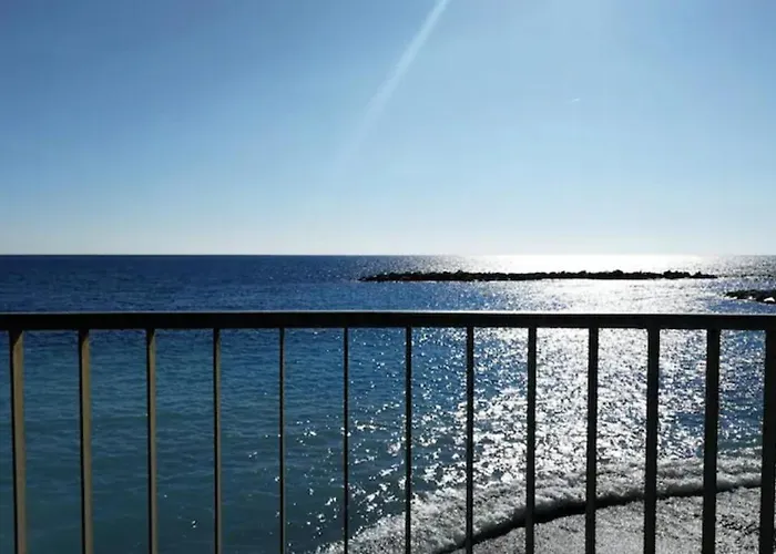 Maison Du Port Vieux * سانريمو